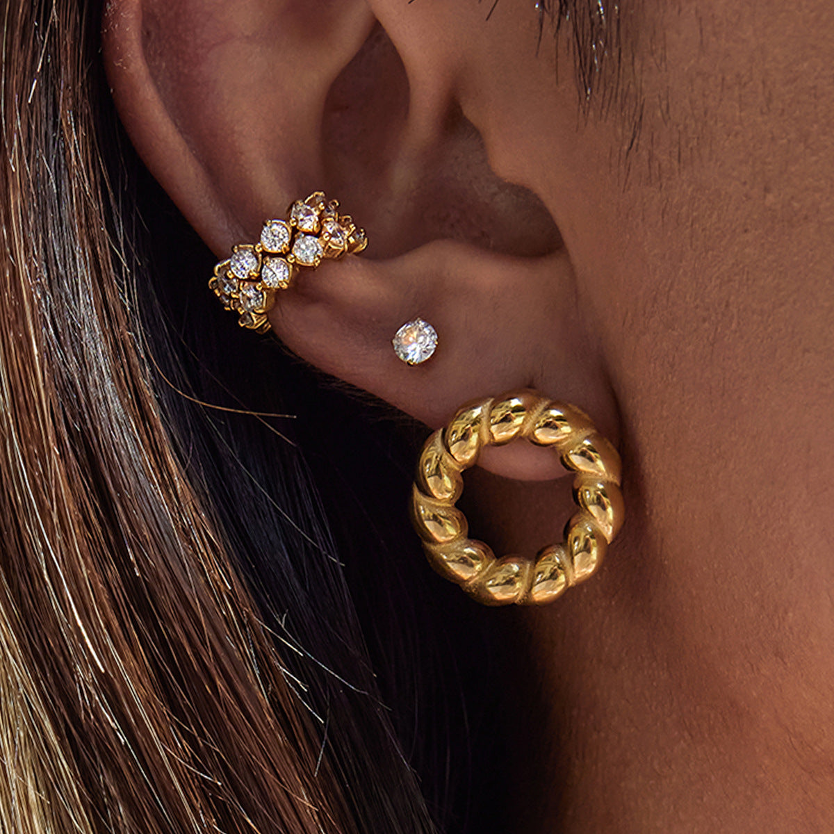 Samara Modern Hoop Earrings [BW4FXL3U]