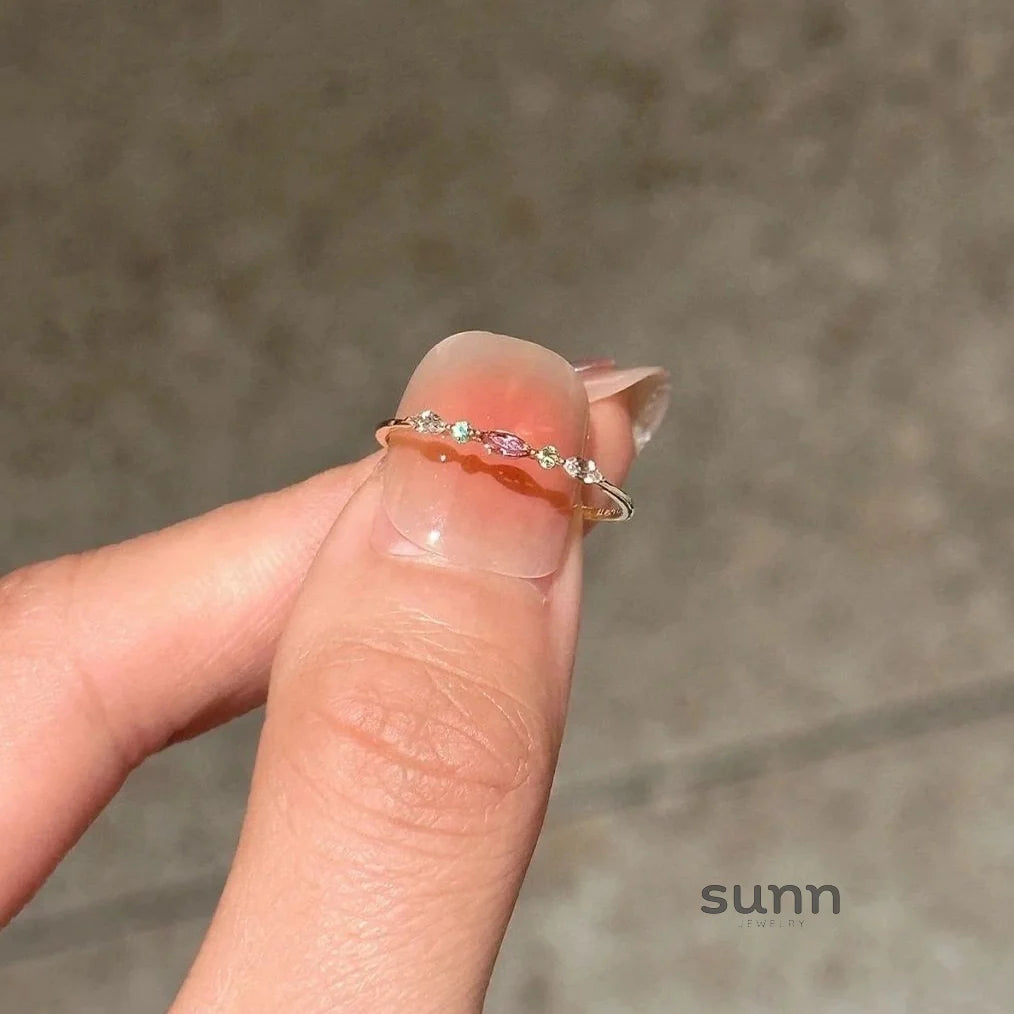 Samaria Delicate Rainbow Ring