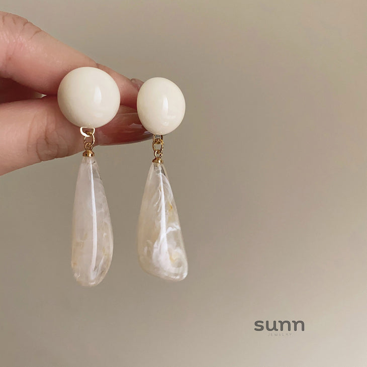 Samayah Translucent Drop Earrings [PDV9GT1X]