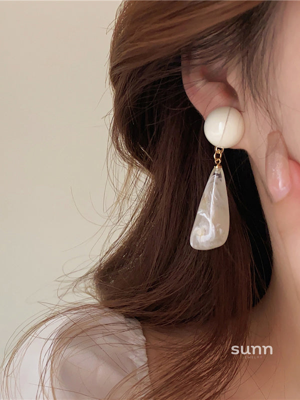 Samayah Translucent Drop Earrings [OP00ALCZ]