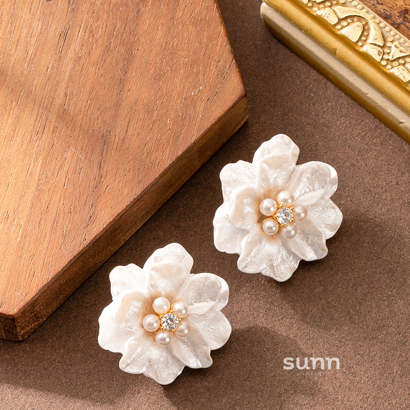 Samirah Diamond Pearl Floral Earrings [PEF1D6IJ]