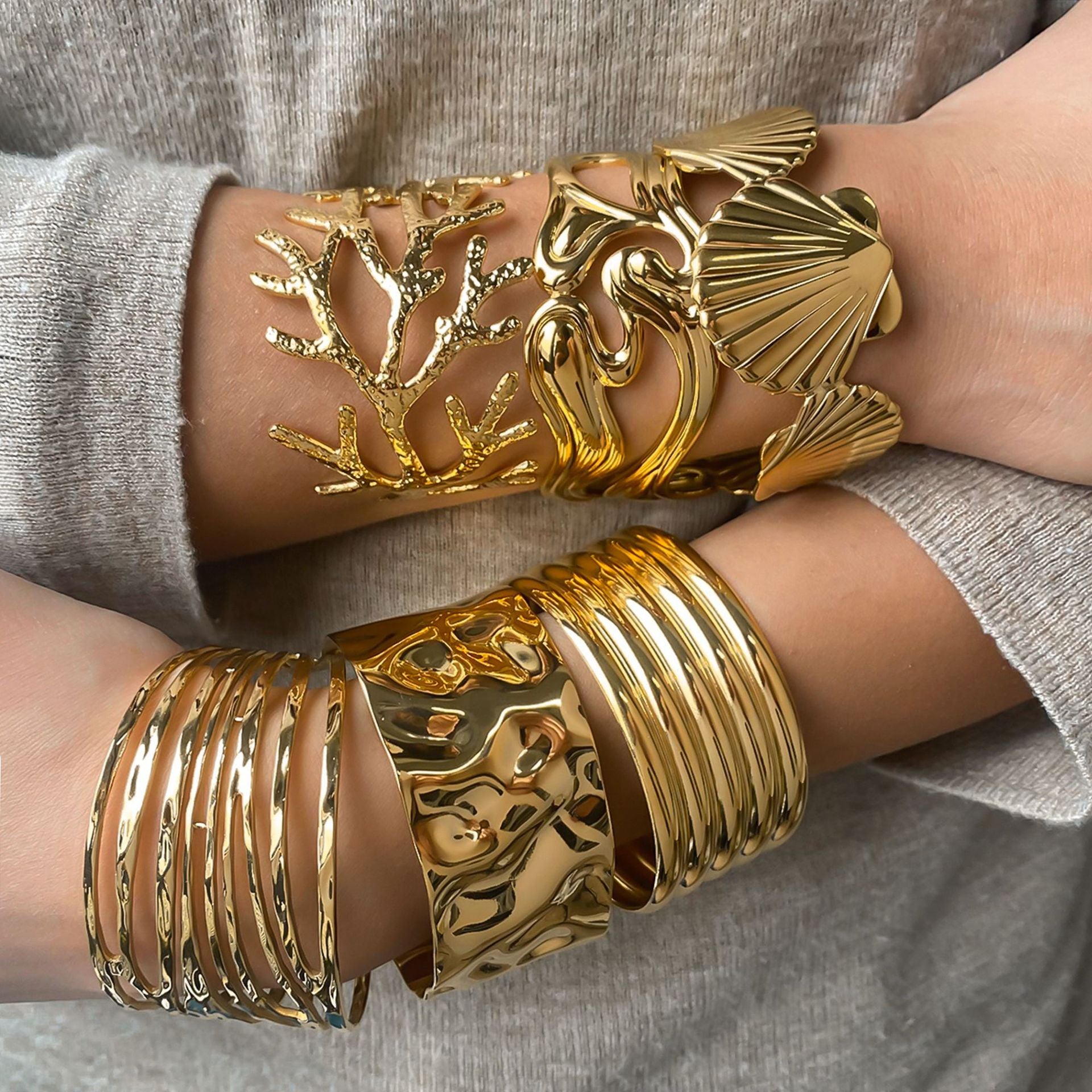 Sammie Luxe Shell Cuff [AMD3X17E]