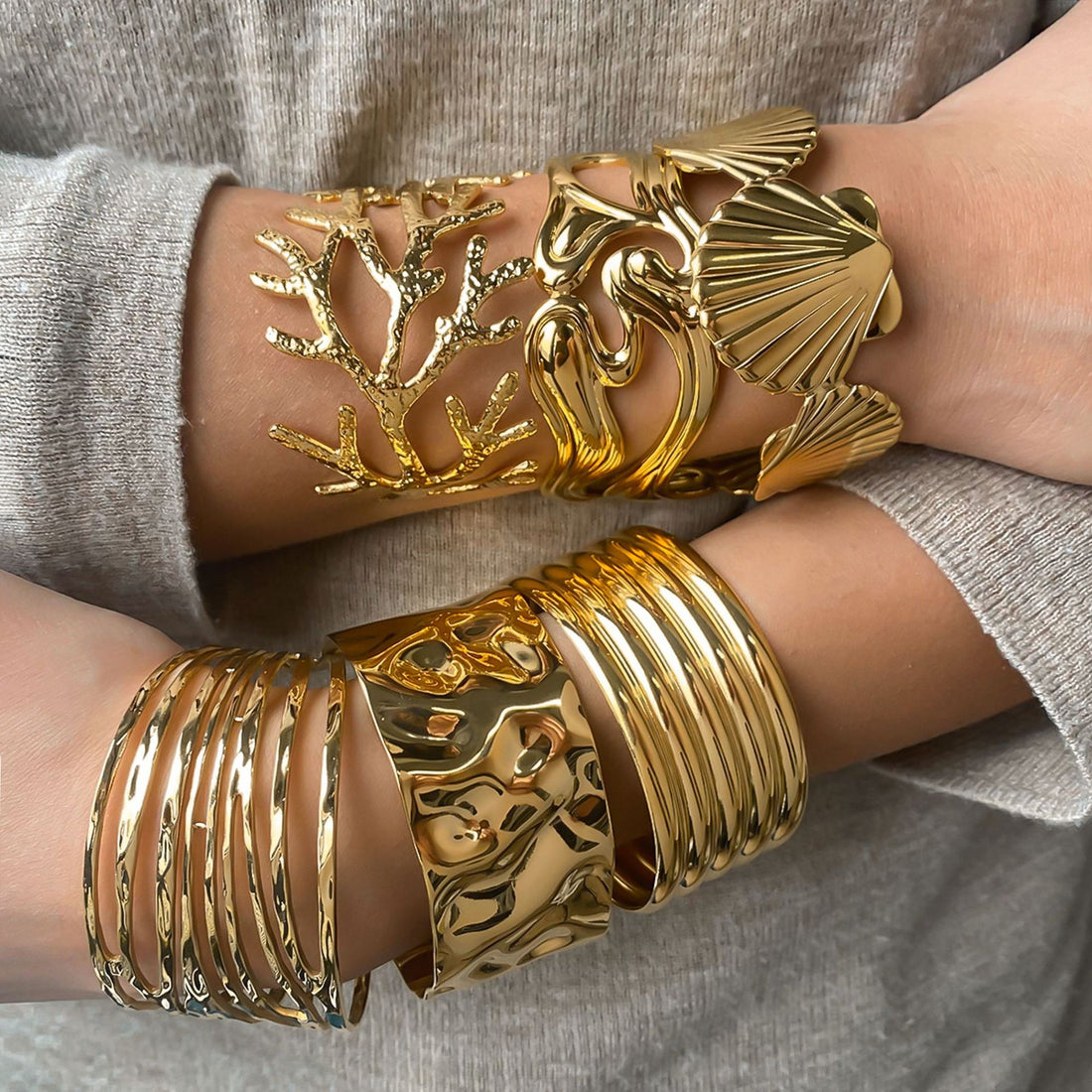 Sammie Luxe Shell Cuff [AMD3X17E]