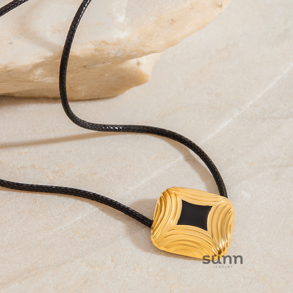 Samyiah Luxe Square Necklace [6HUSXZWT]