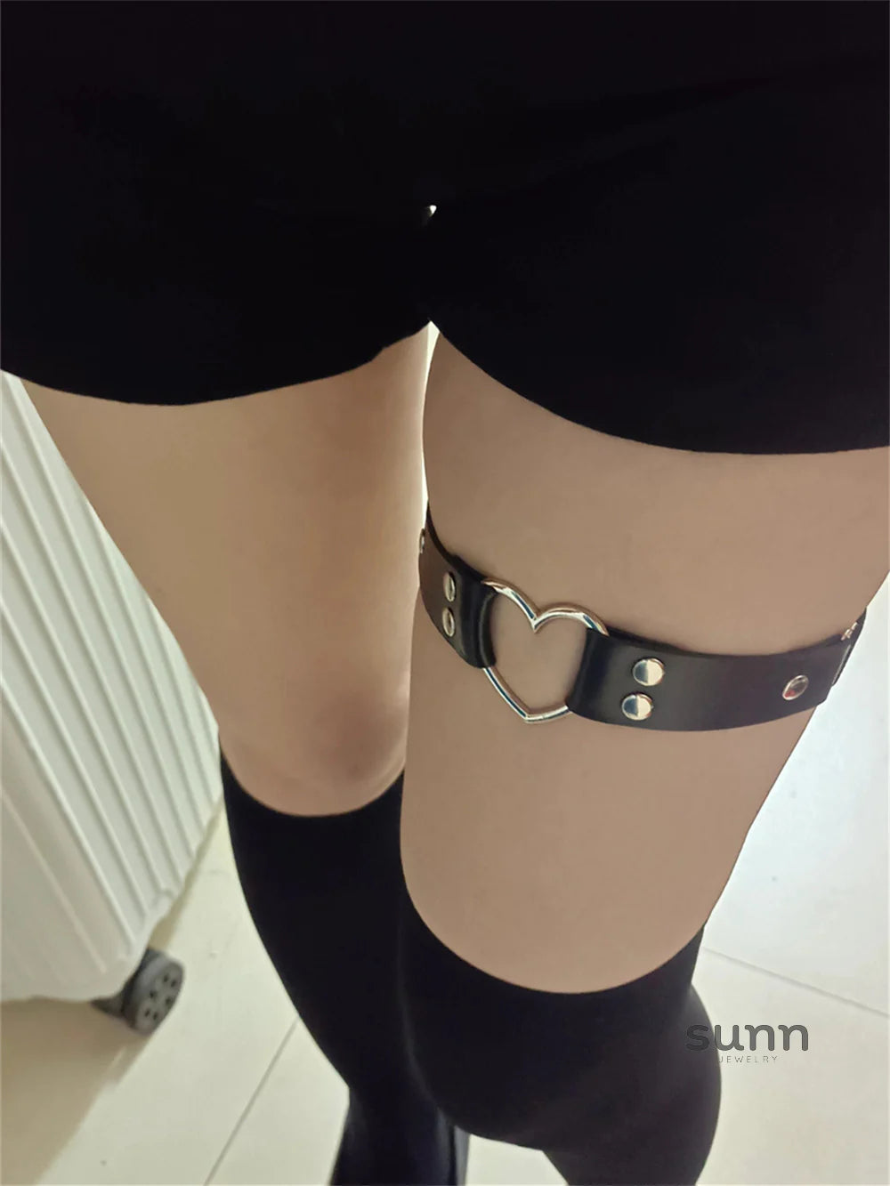 Sana Heart Chain Thigh Harness
