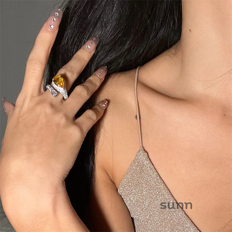 Saniah Zircon Teardrop Ring