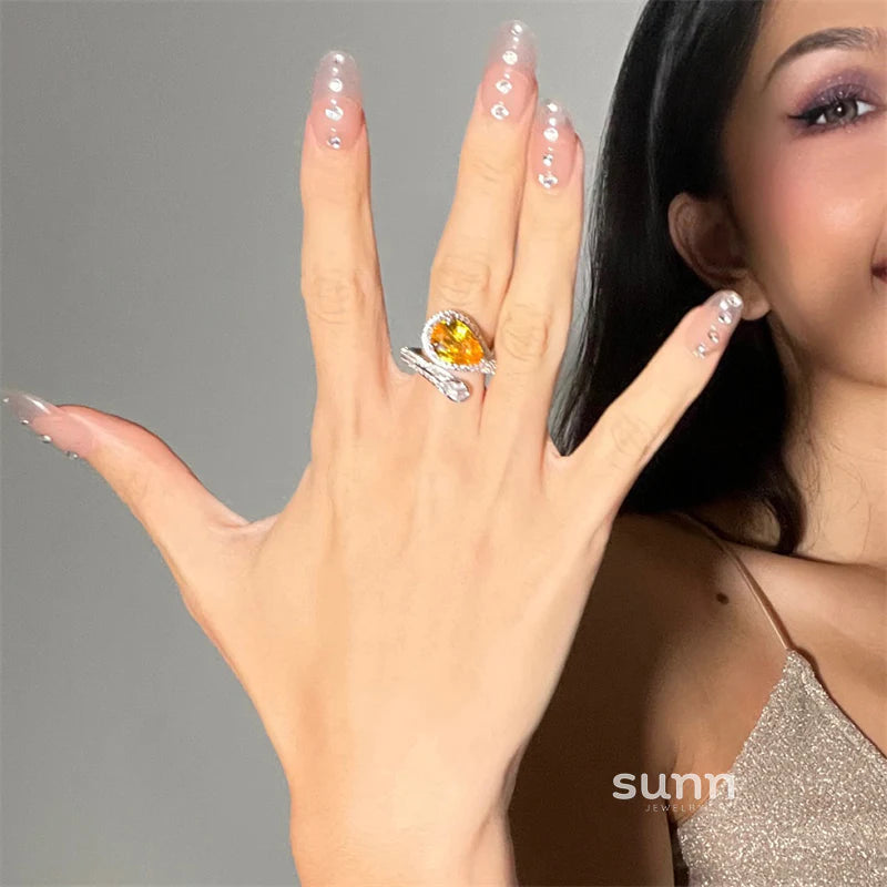 Saniah Zircon Teardrop Ring