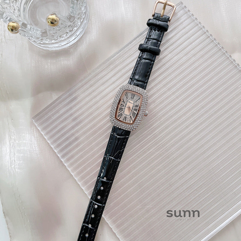 Santana Oval Rhinestone Watch [GF80ZO87]