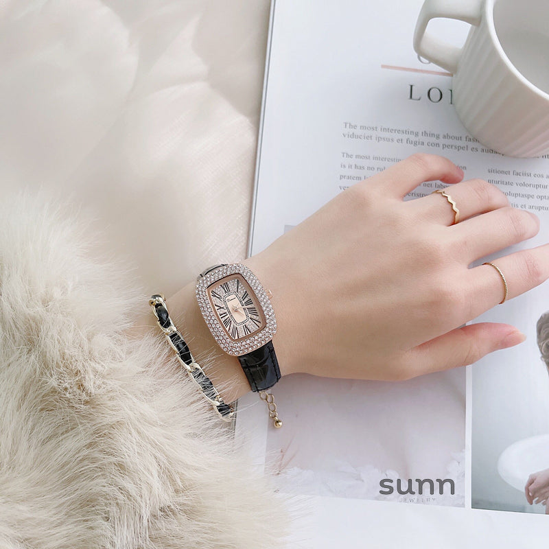 Santana Oval Rhinestone Watch [OLEQUCNG]