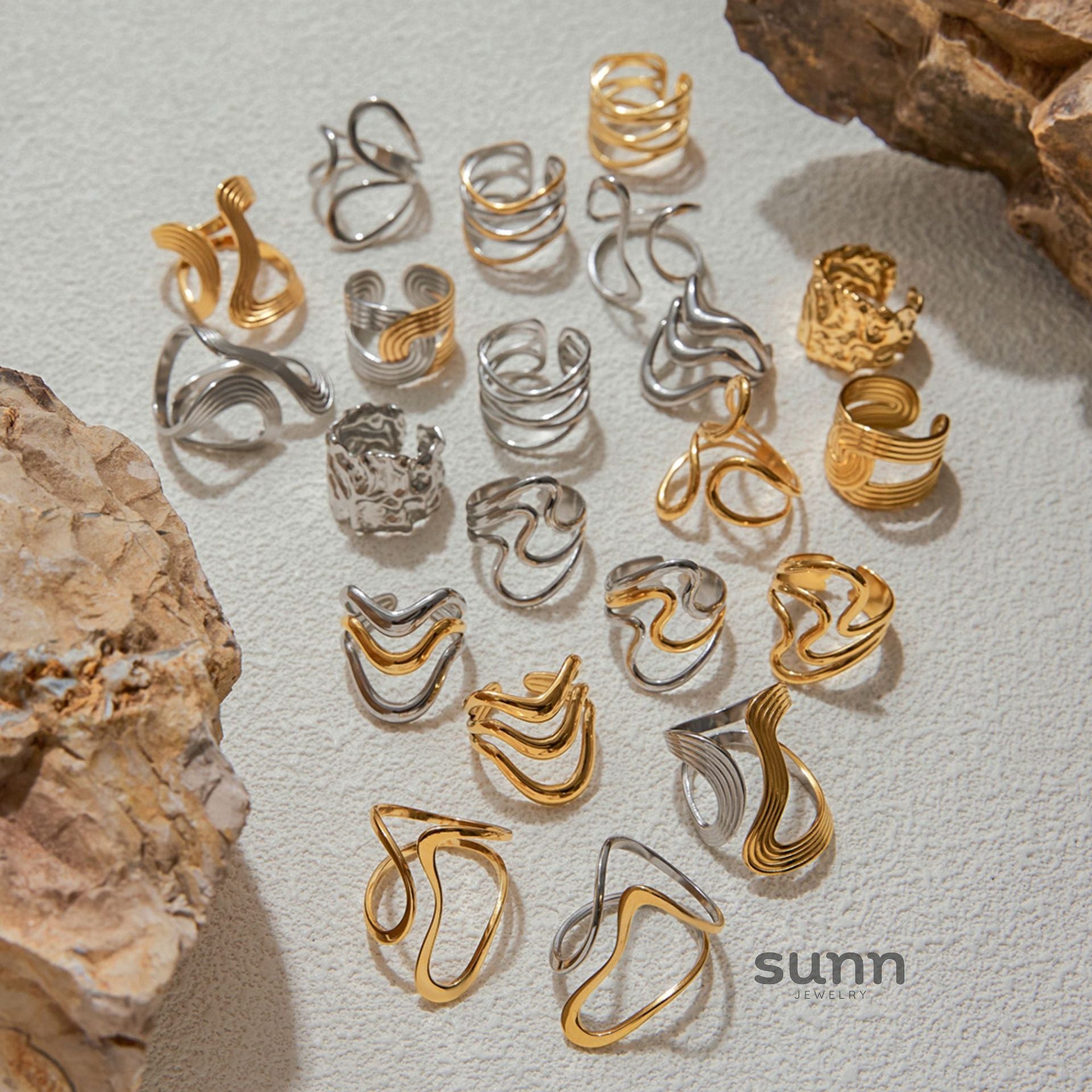 Sanvi Geometric Line Rings [A3I80MSK]