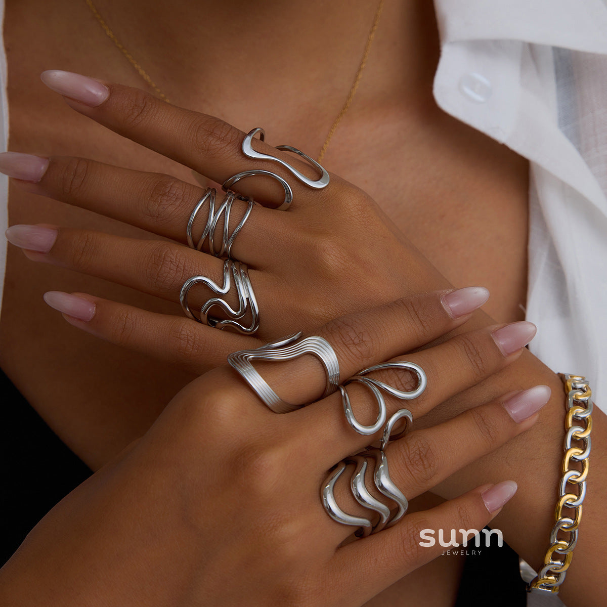 Sanvi Geometric Line Rings [FN84J83M]