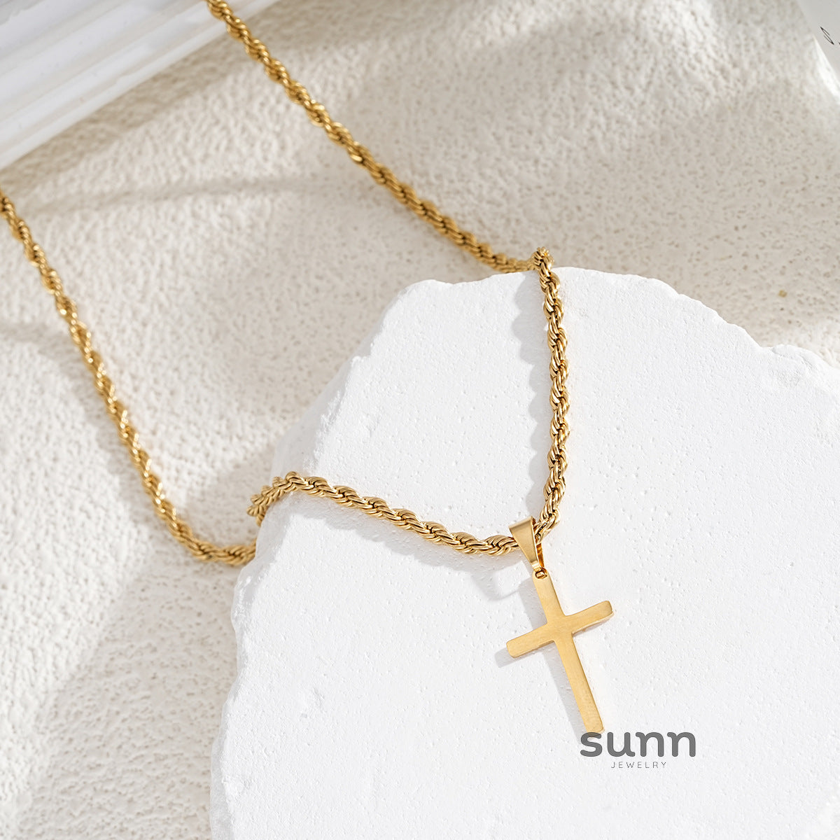 Sanvi Twist Chain Cross Necklace [4CJ8W5GR]