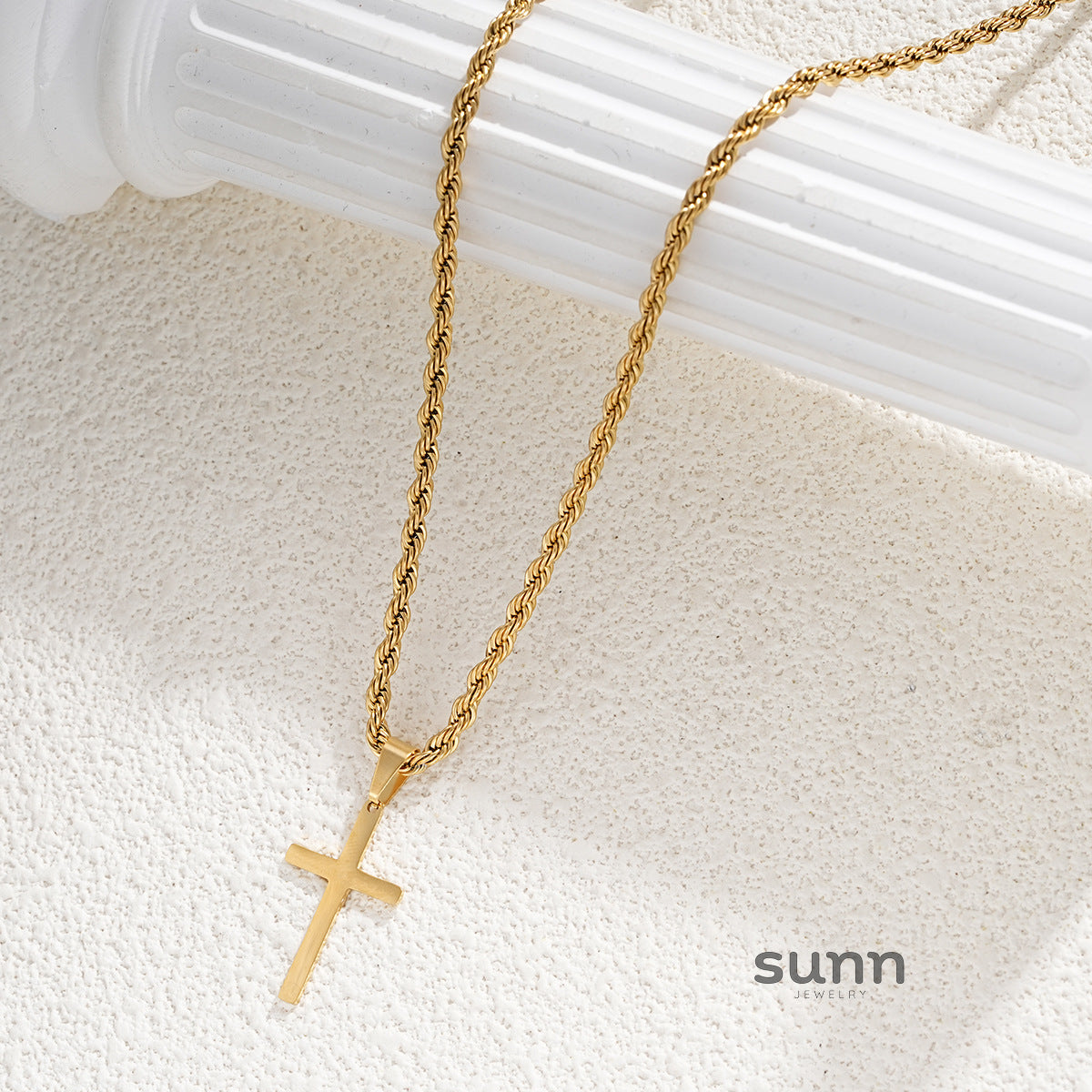 Sanvi Twist Chain Cross Necklace [HIUT2EDD]