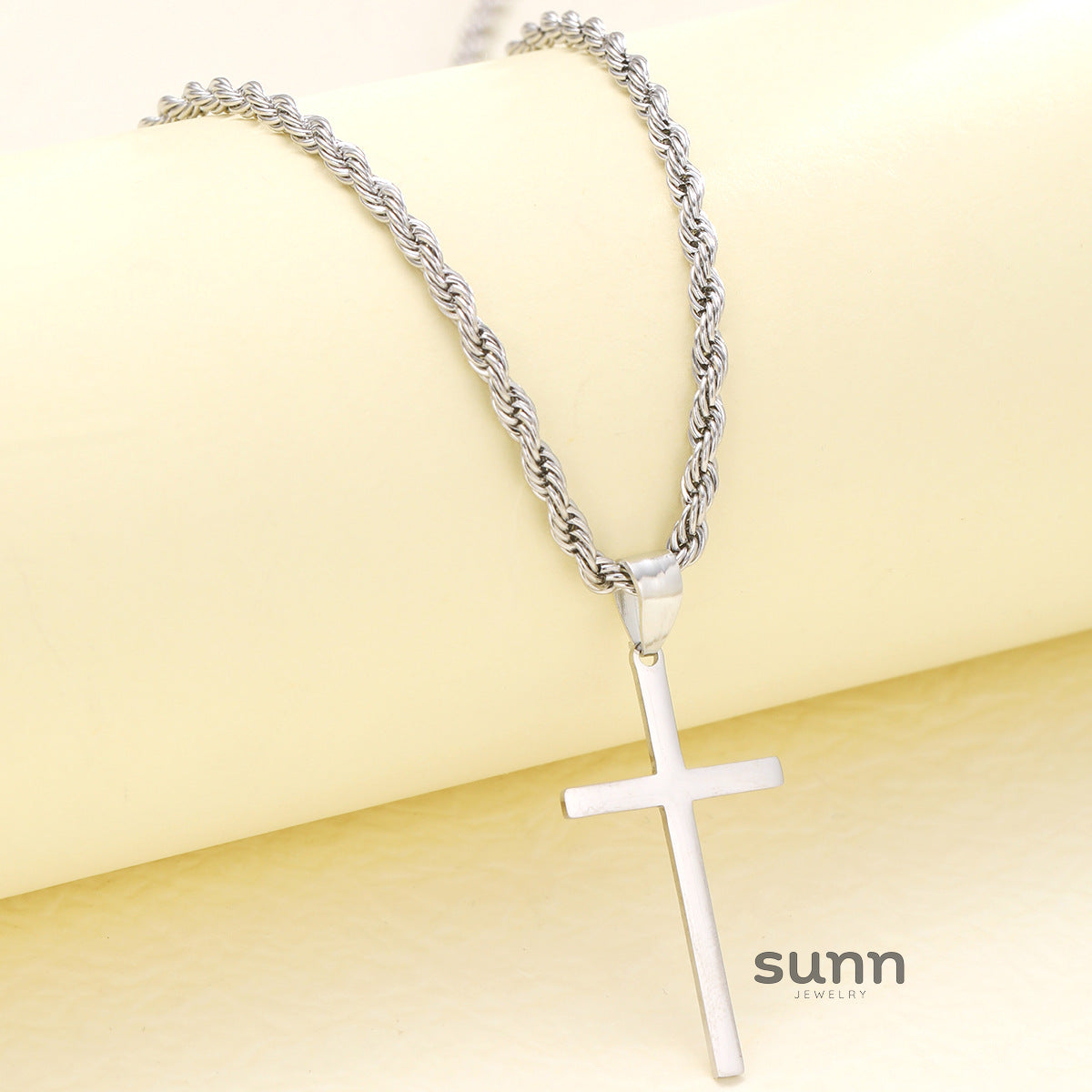Sanvi Twist Chain Cross Necklace [SBUSY5TZ]