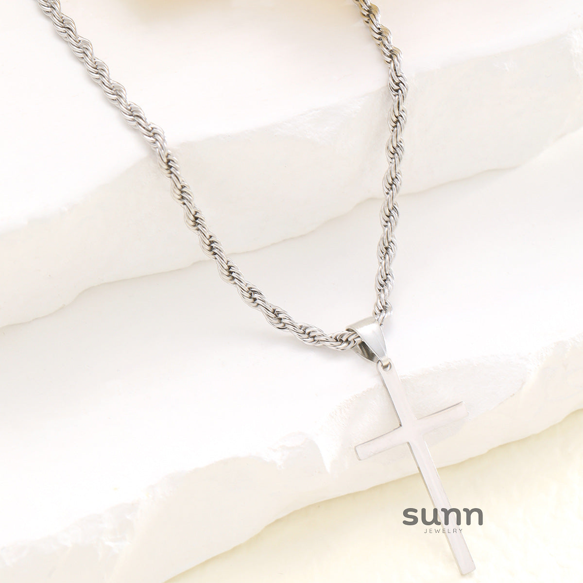 Sanvi Twist Chain Cross Necklace [ZHFFNXXS]