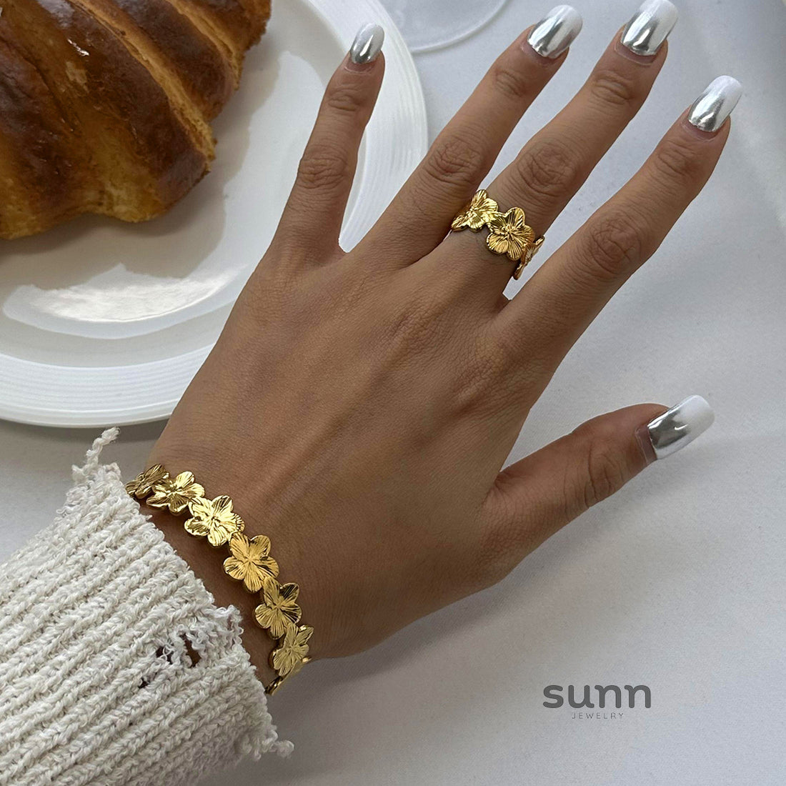Saoirse Blossom Bracelet Ring Set [Q8GKHQHP]