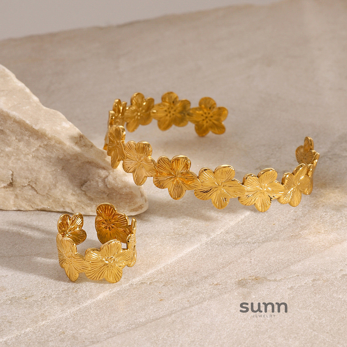 Saoirse Blossom Bracelet Ring Set [KITN3OAV]