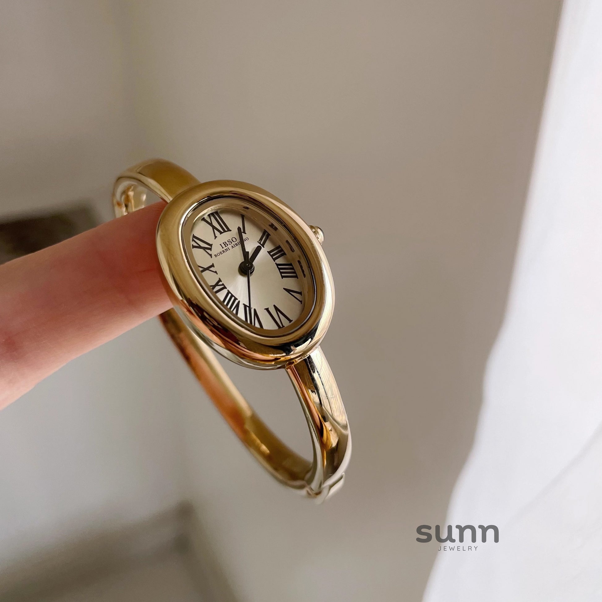 Saoirse Oval Bracelet Watch [3D8YB8K8]