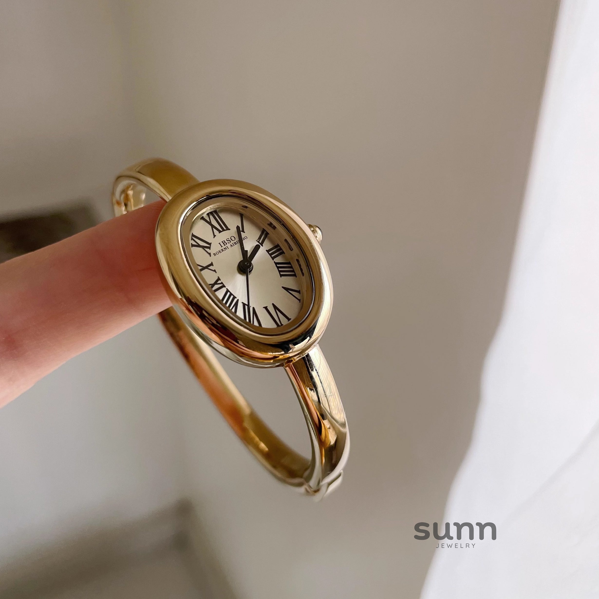Saoirse Oval Bracelet Watch [3D8YB8K8]
