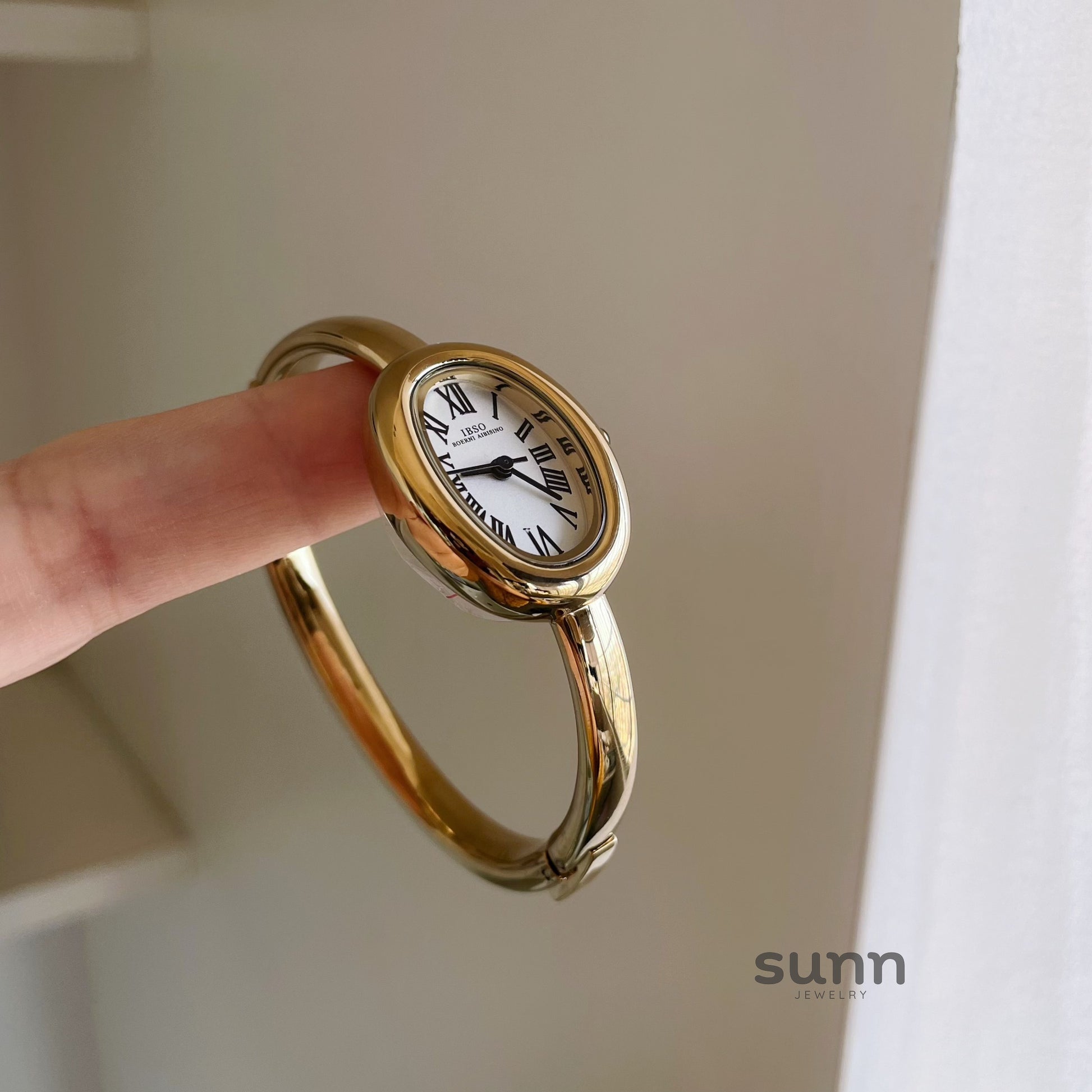 Saoirse Oval Bracelet Watch [ZQCBG9EP]