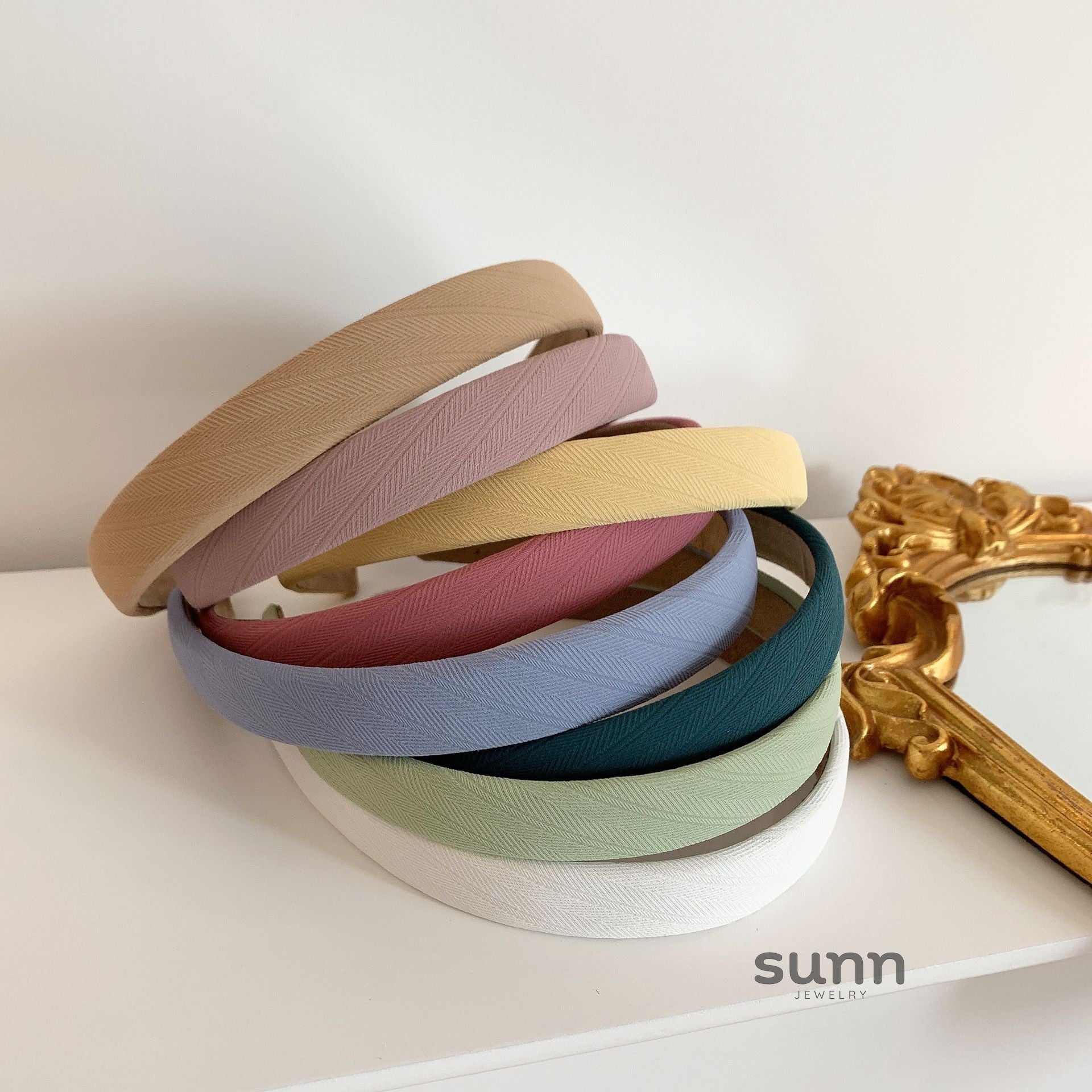Saraiya Elegant Fabric Headband [PWI6N1E1]