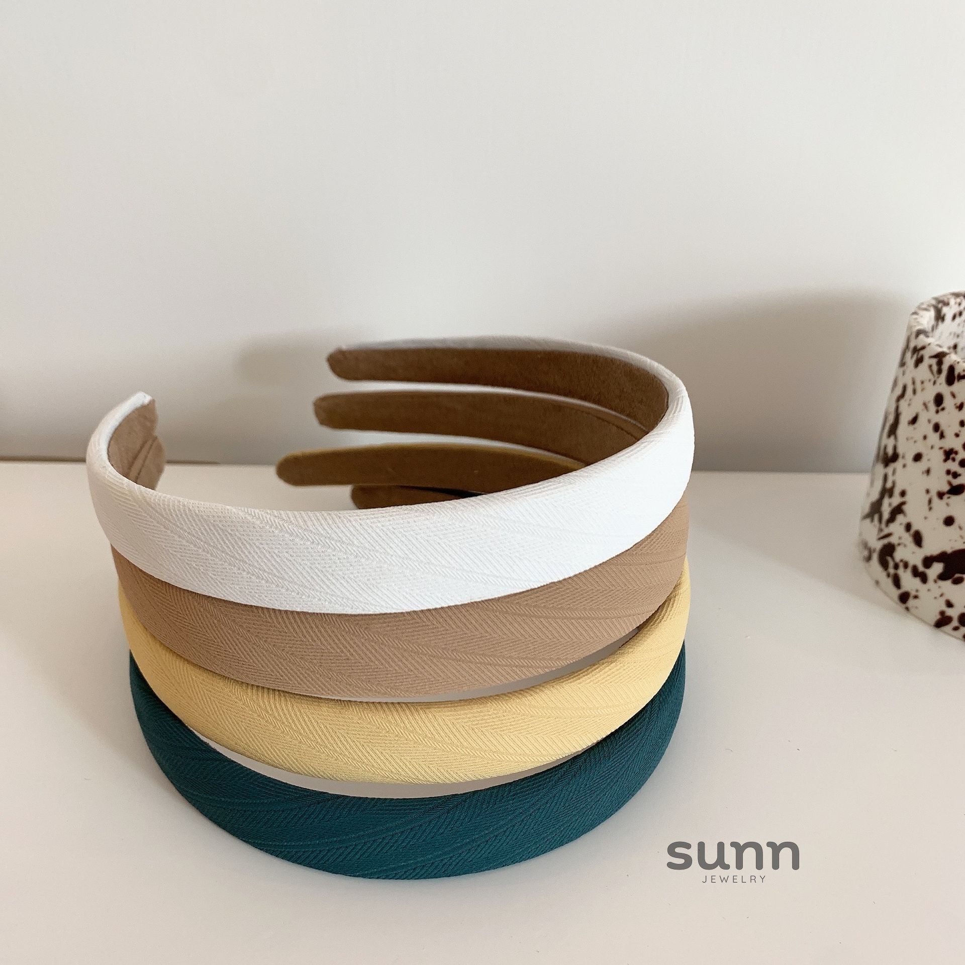 Saraiya Elegant Fabric Headband [V6IHI7AT]