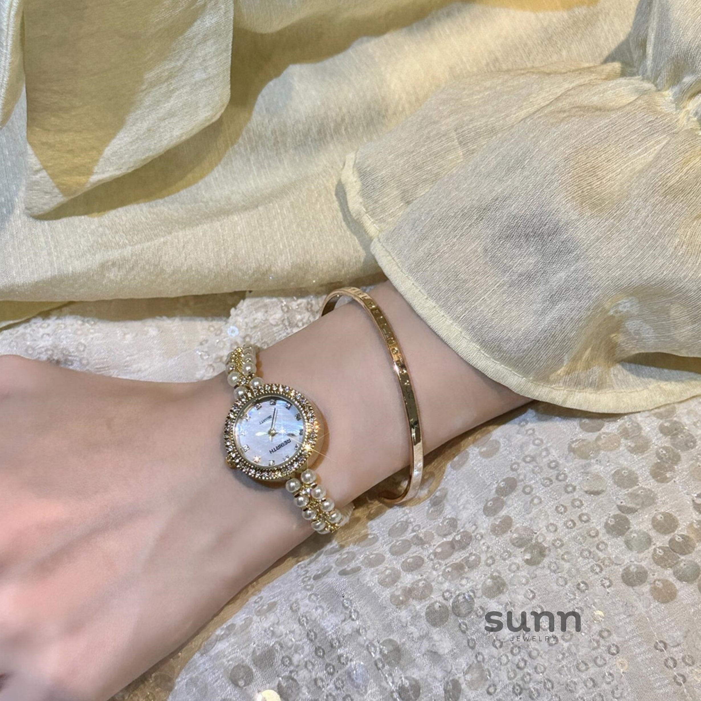 Saraya Delicate Pearl Watch
