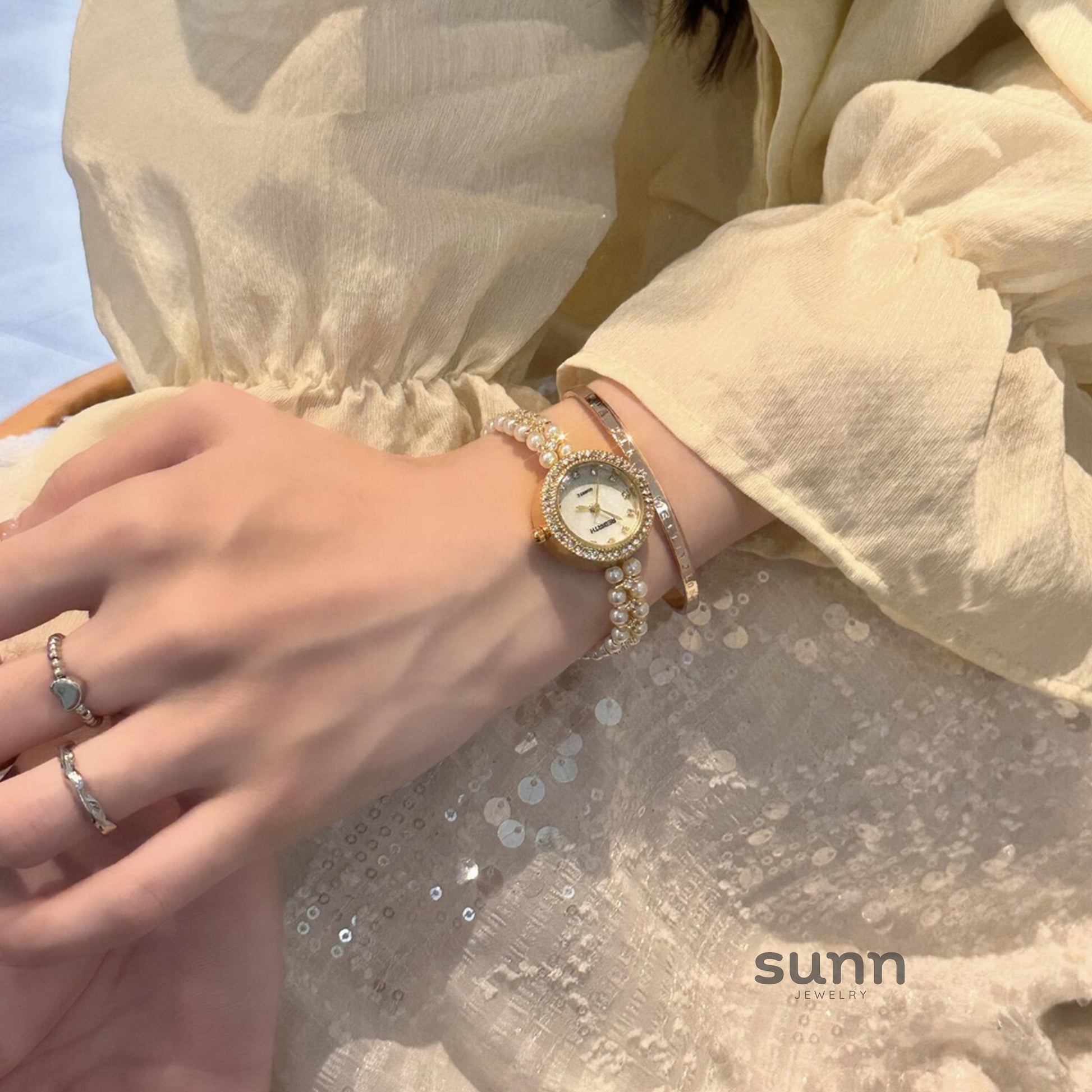 Saraya Delicate Pearl Watch