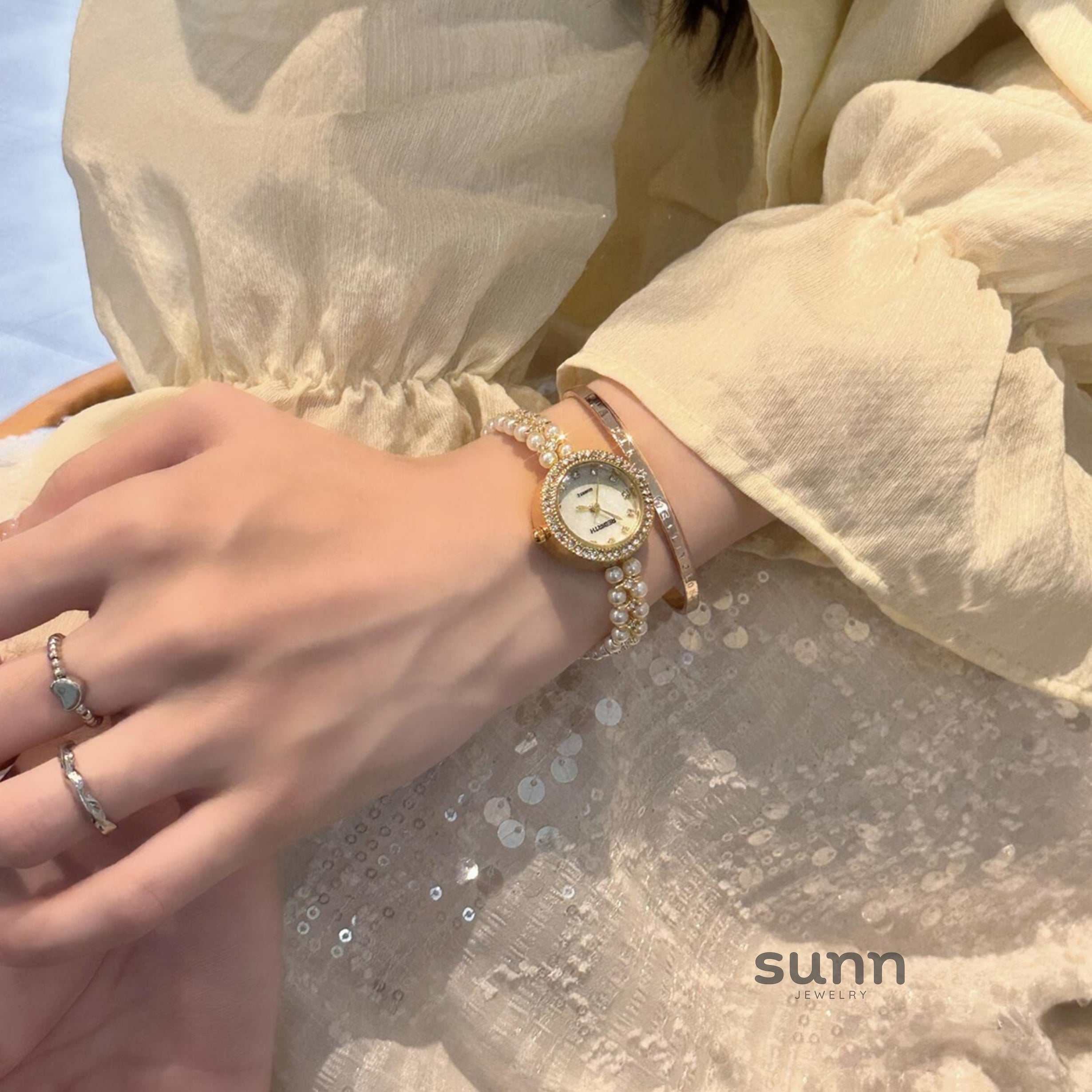 Saraya Delicate Pearl Watch
