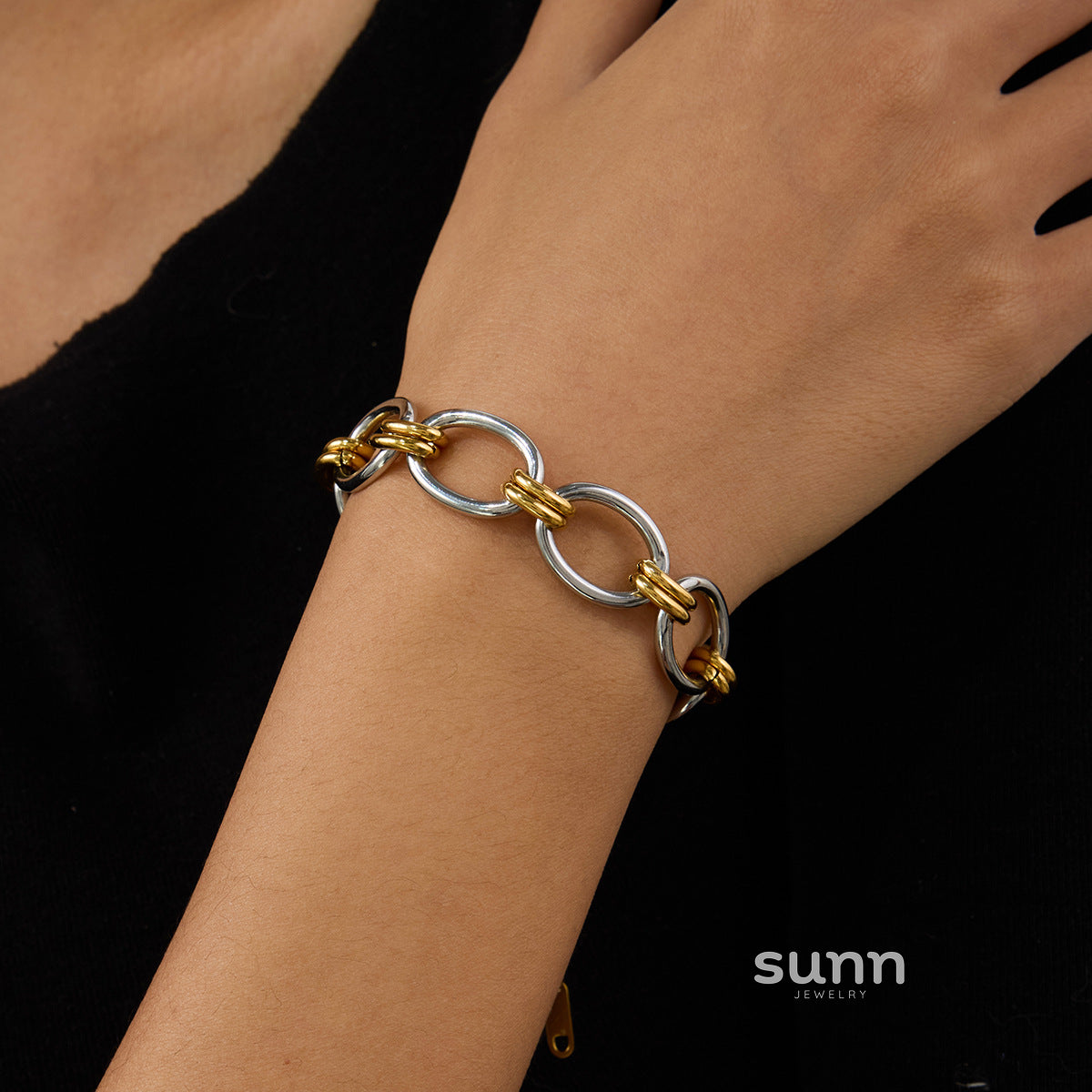 Sarayh Oval Cuff Bracelet [LBYFL8S0]