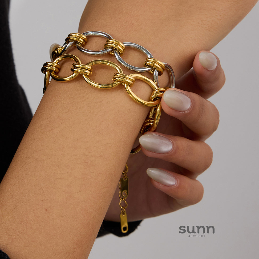 Sarayh Oval Cuff Bracelet [LL2O4HX2]