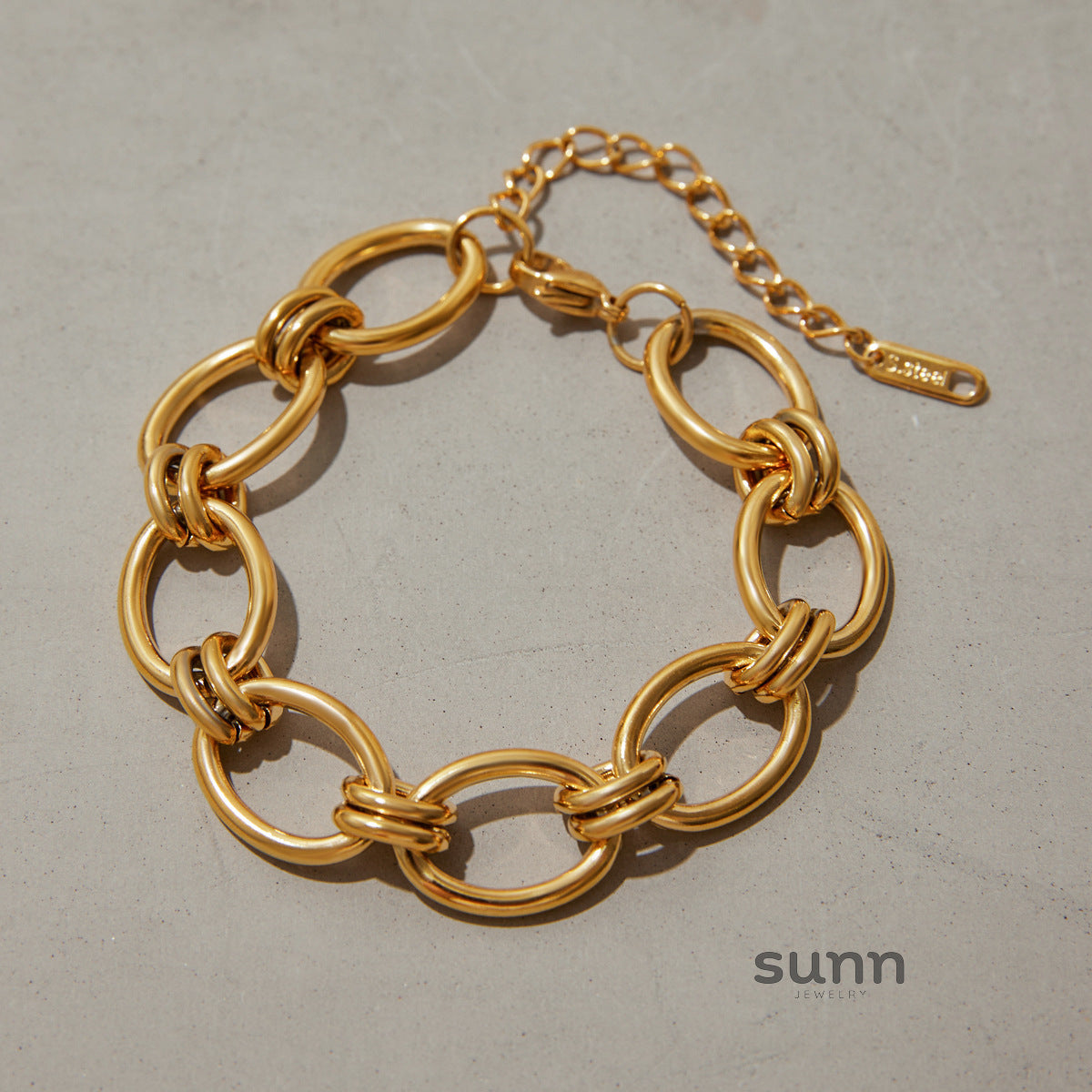 Sarayh Oval Cuff Bracelet [6V6AQL88]