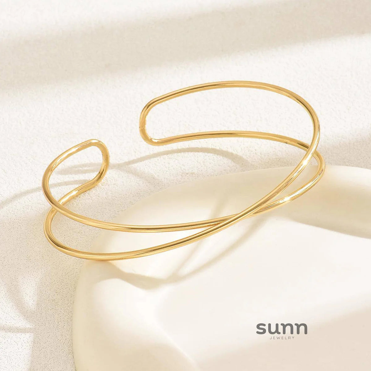 Sarayu Statement Arm Cuff
