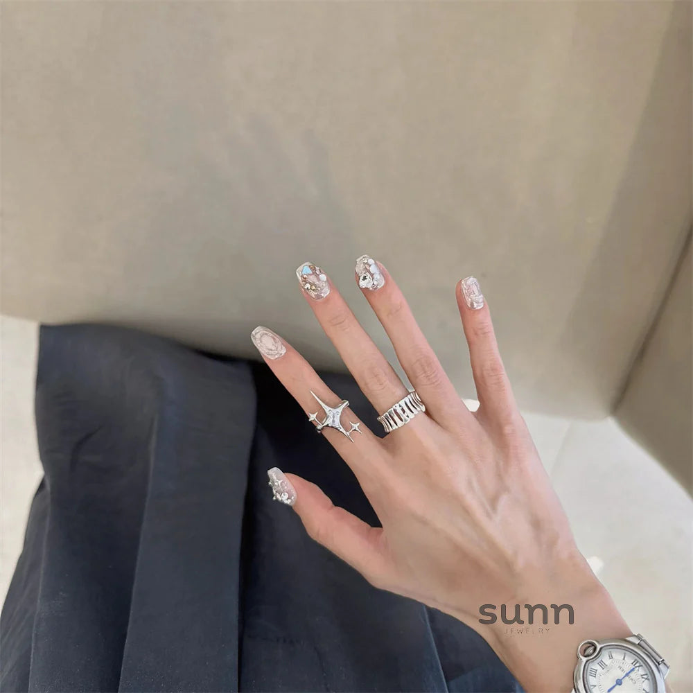 Saria Minimalist Star Ring