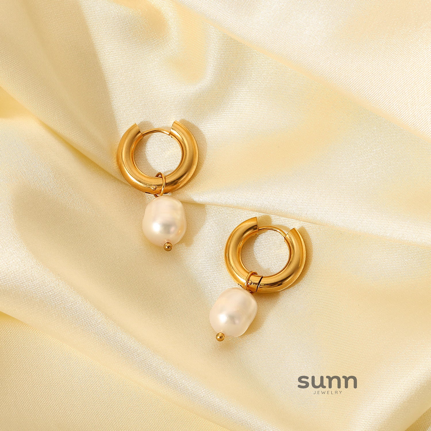 Sariya Geometric Pearl Hoop Earrings [ZQ22QVQ9]