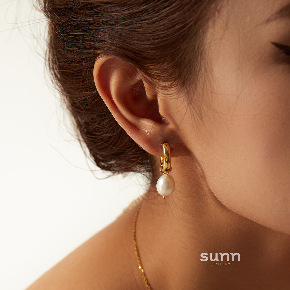 Sariya Geometric Pearl Hoop Earrings [MGBWN7UO]