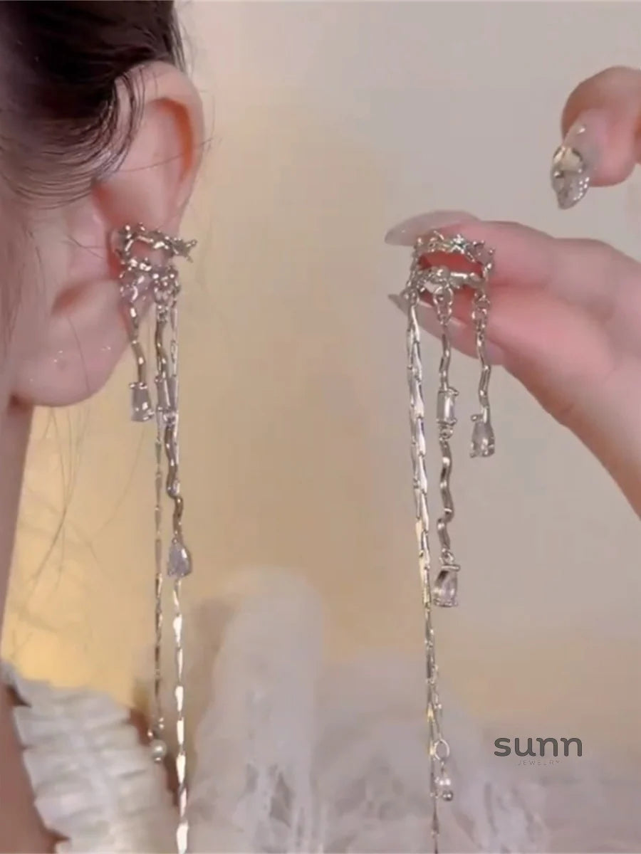 Sariya Rhinestone Tassel Ear Cuff