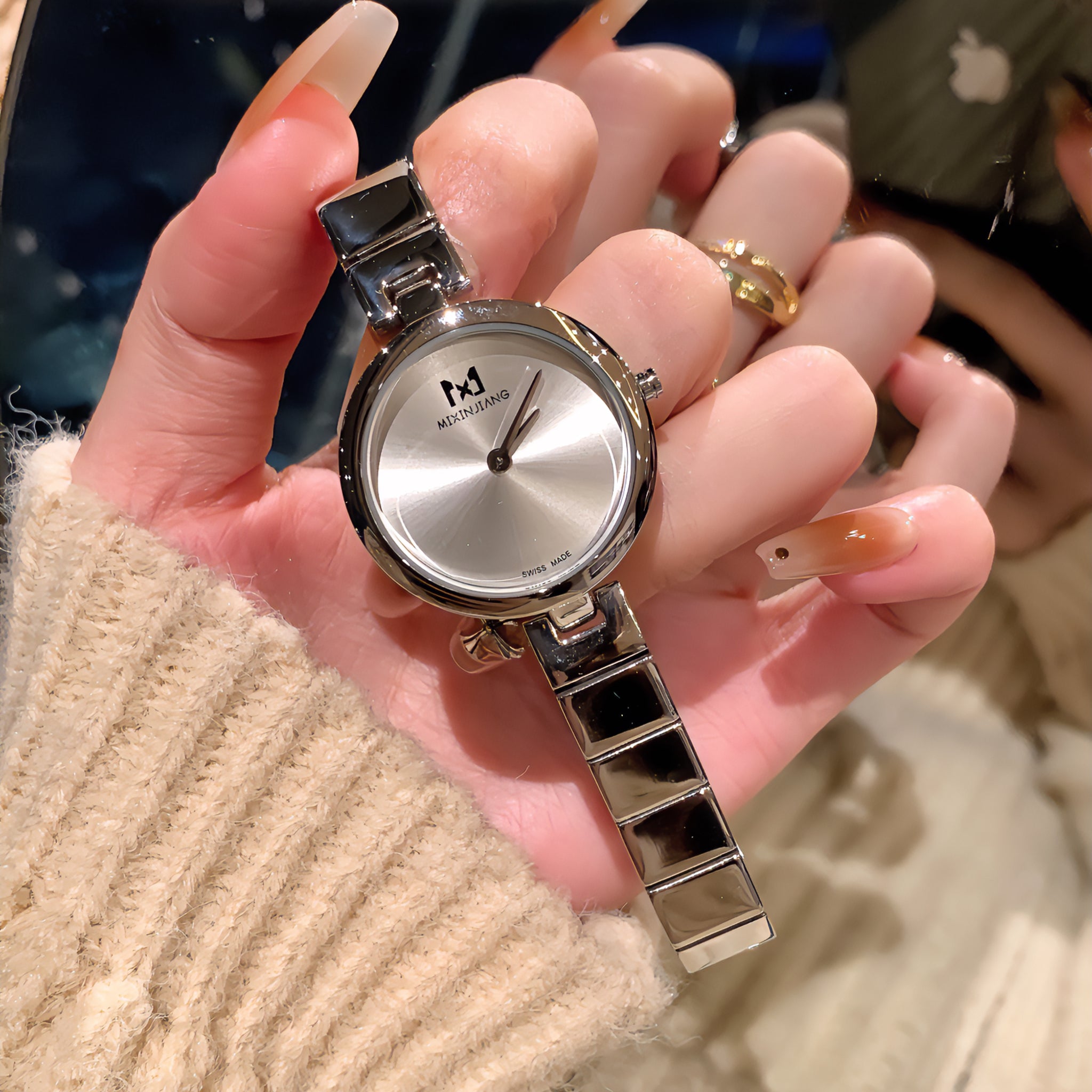 Sariyah Round Dial Watch [FTVZ0X27]