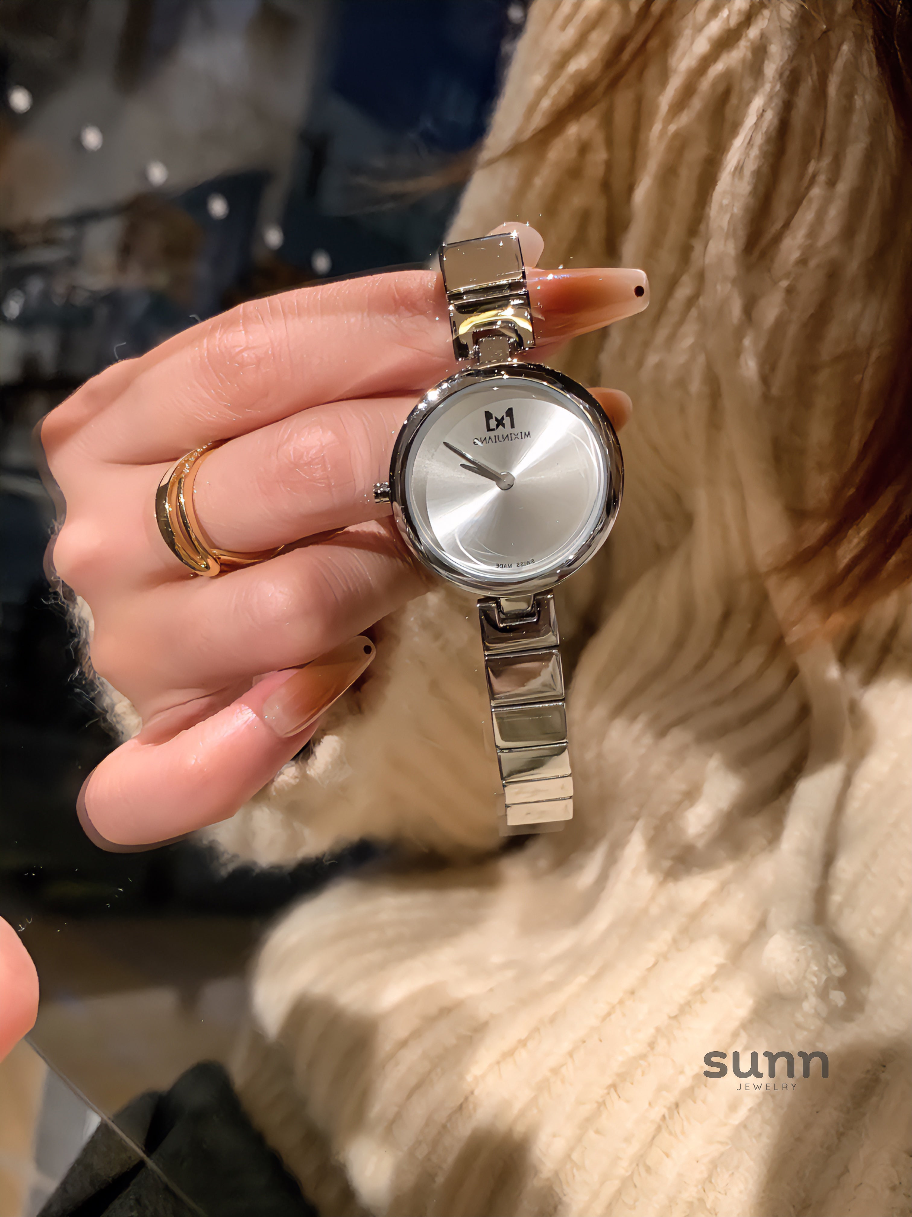 Sariyah Round Dial Watch [T42KFP2R]