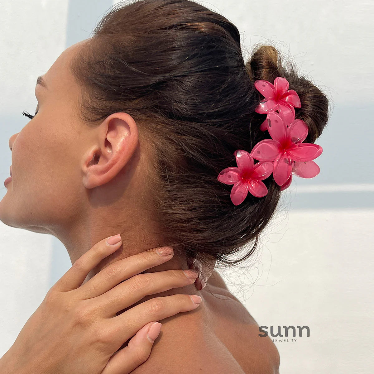 Saskia Gradient Plumeria Claw Clip