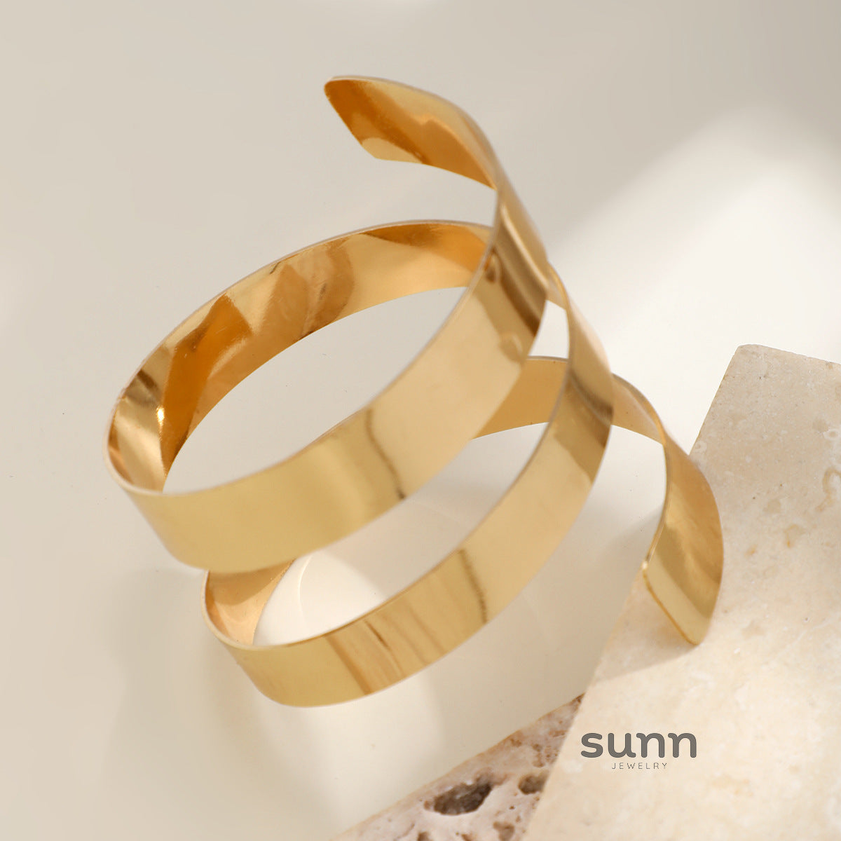 Savvy Spiral Cuff Bracelet [HNYDQ9K1]