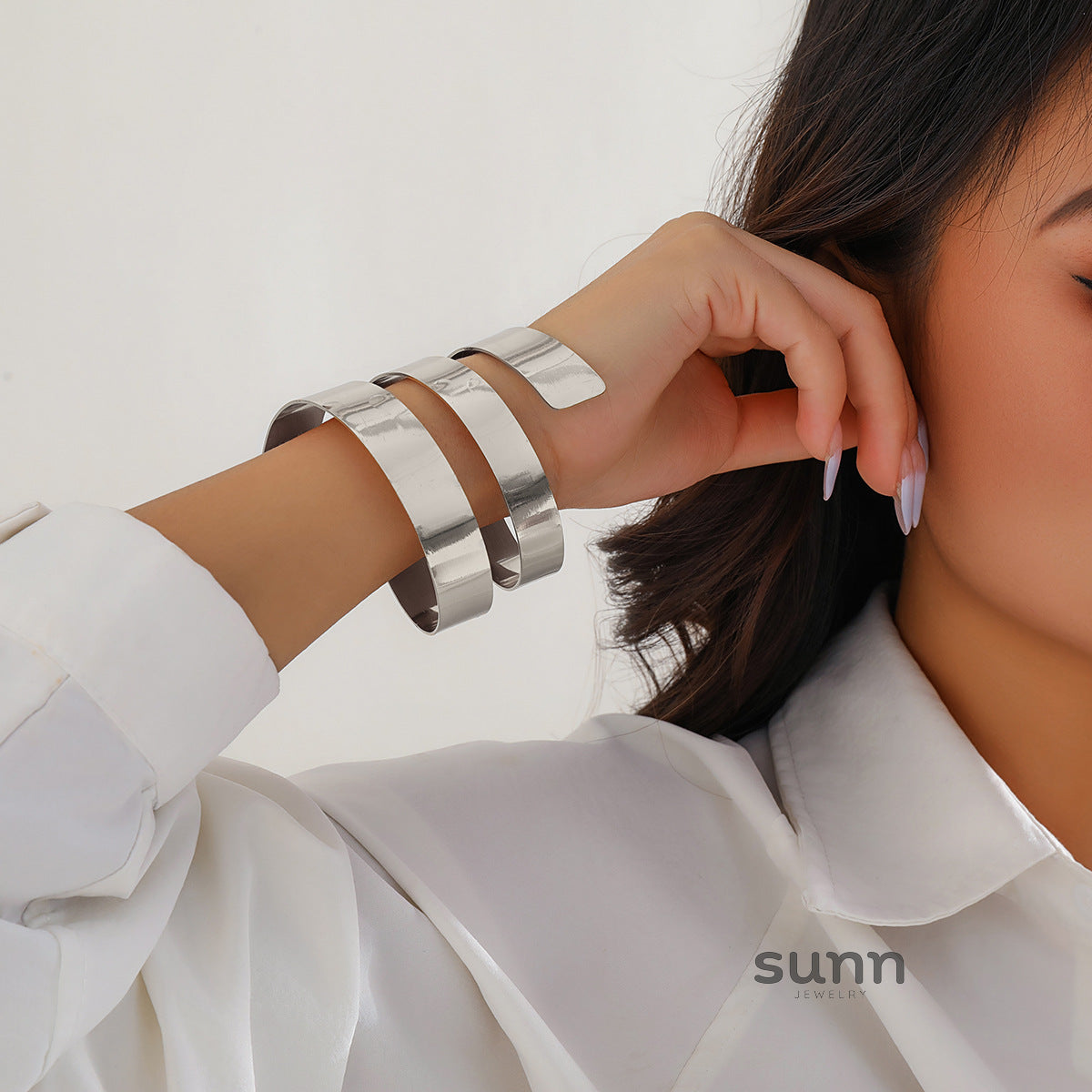Savvy Spiral Cuff Bracelet [T0AHUZIA]