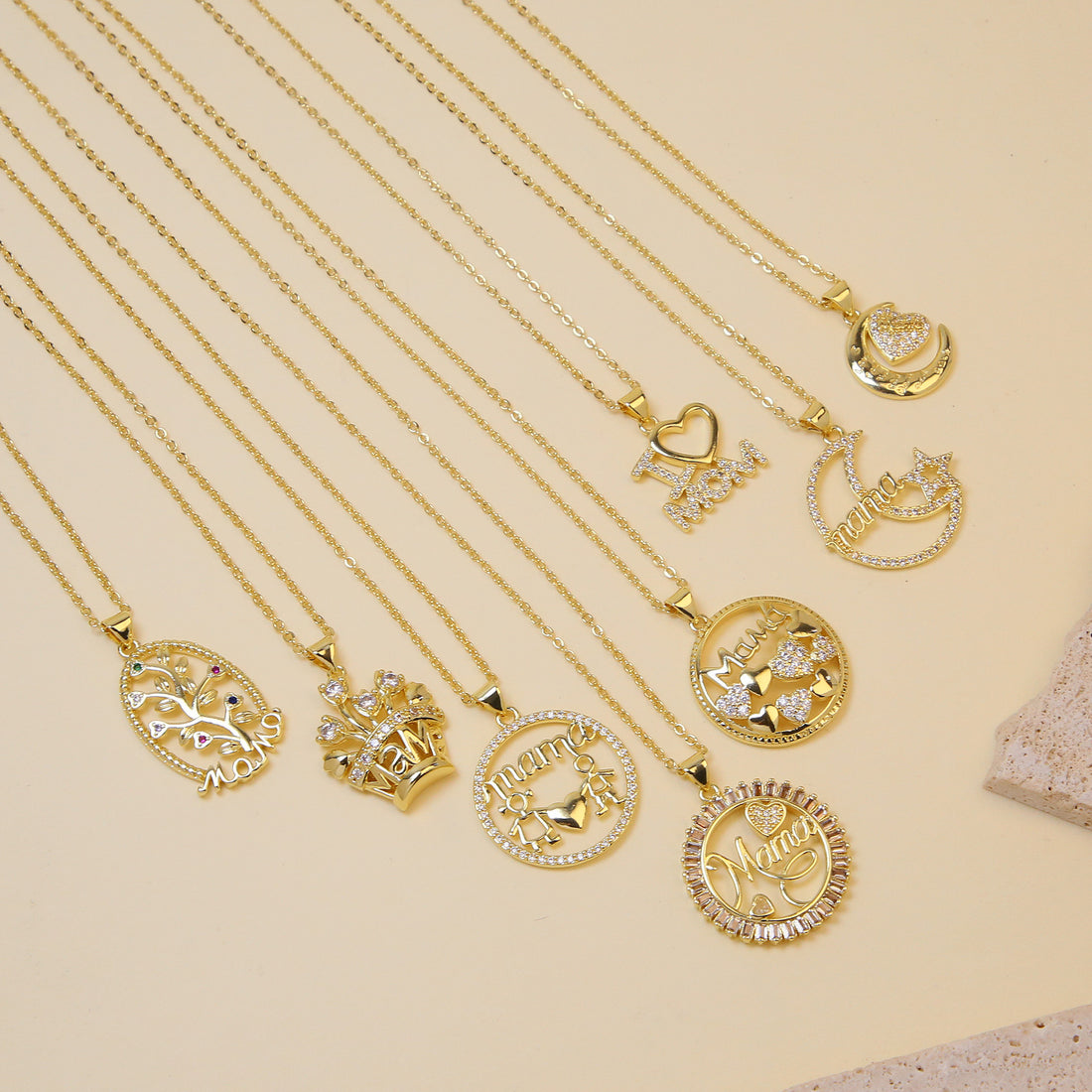 Saydee Zircon Mother Pendant Necklace [GQ0AYHMS]
