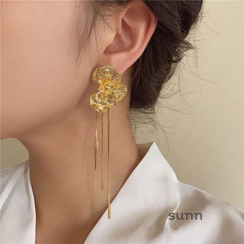 Sayler Gold Floral Tassel Earrings [4Z3E26LZ]