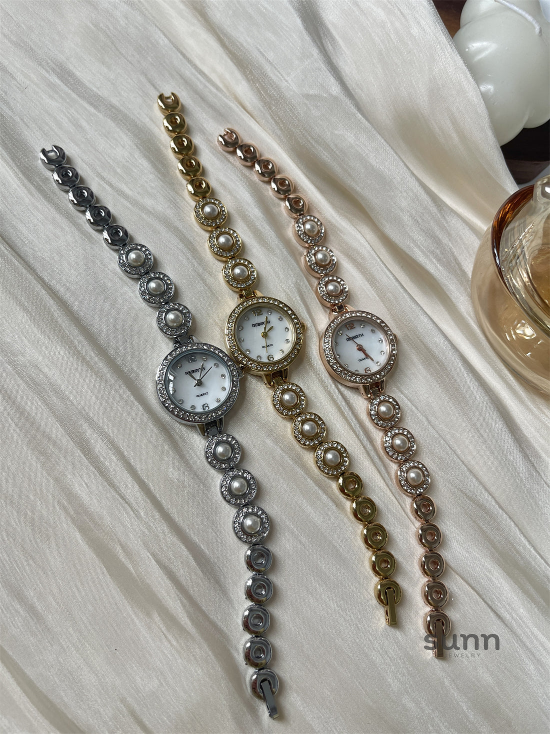 Sayuri Fritillaria Bracelet Watch [HL4WG4SB]