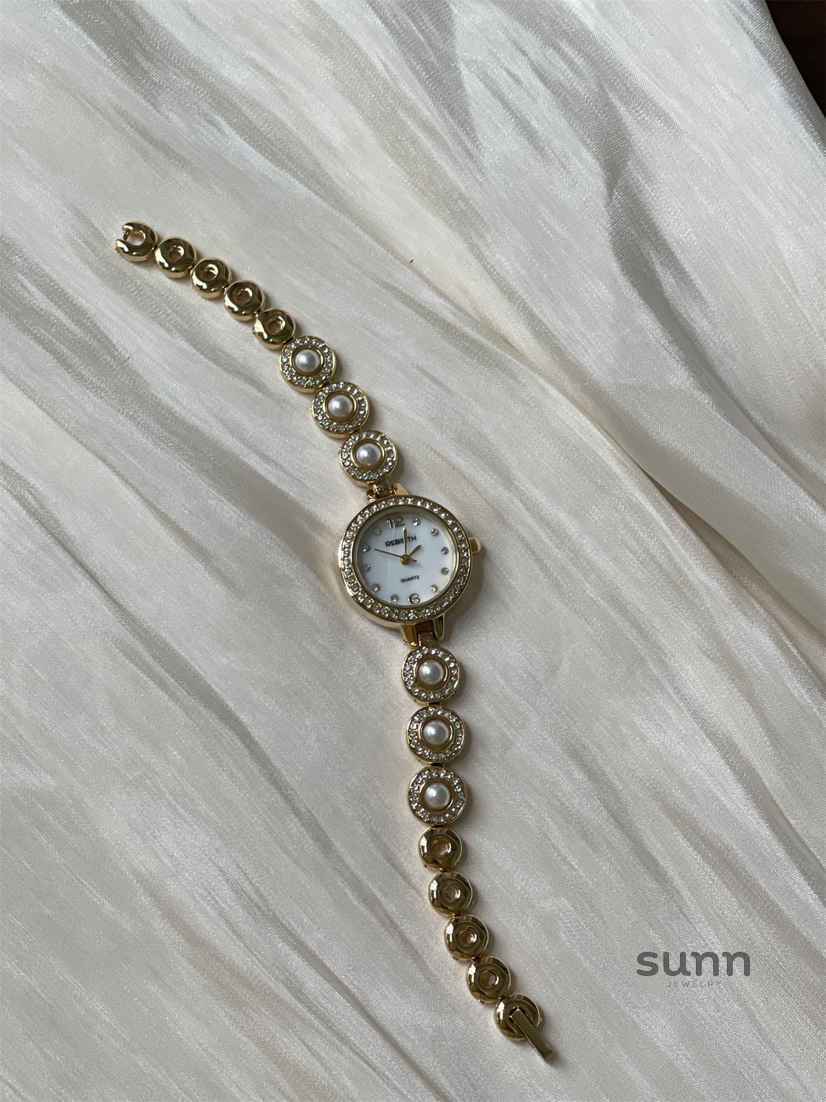 Sayuri Fritillaria Bracelet Watch [NAD4PKNQ]
