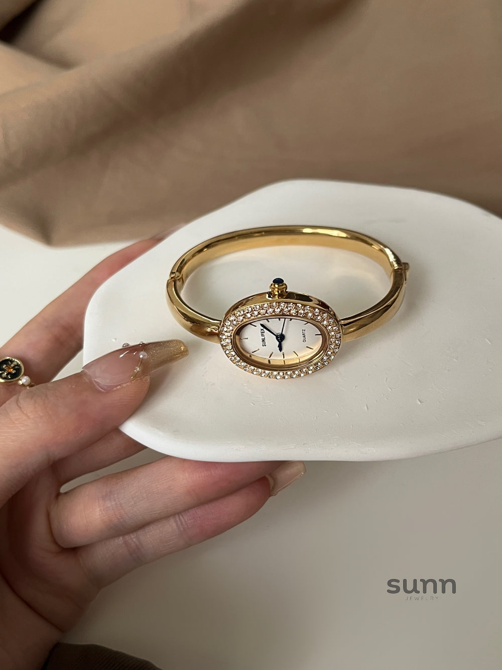Scarleth Vintage Oval Watch [1IECJQOU]