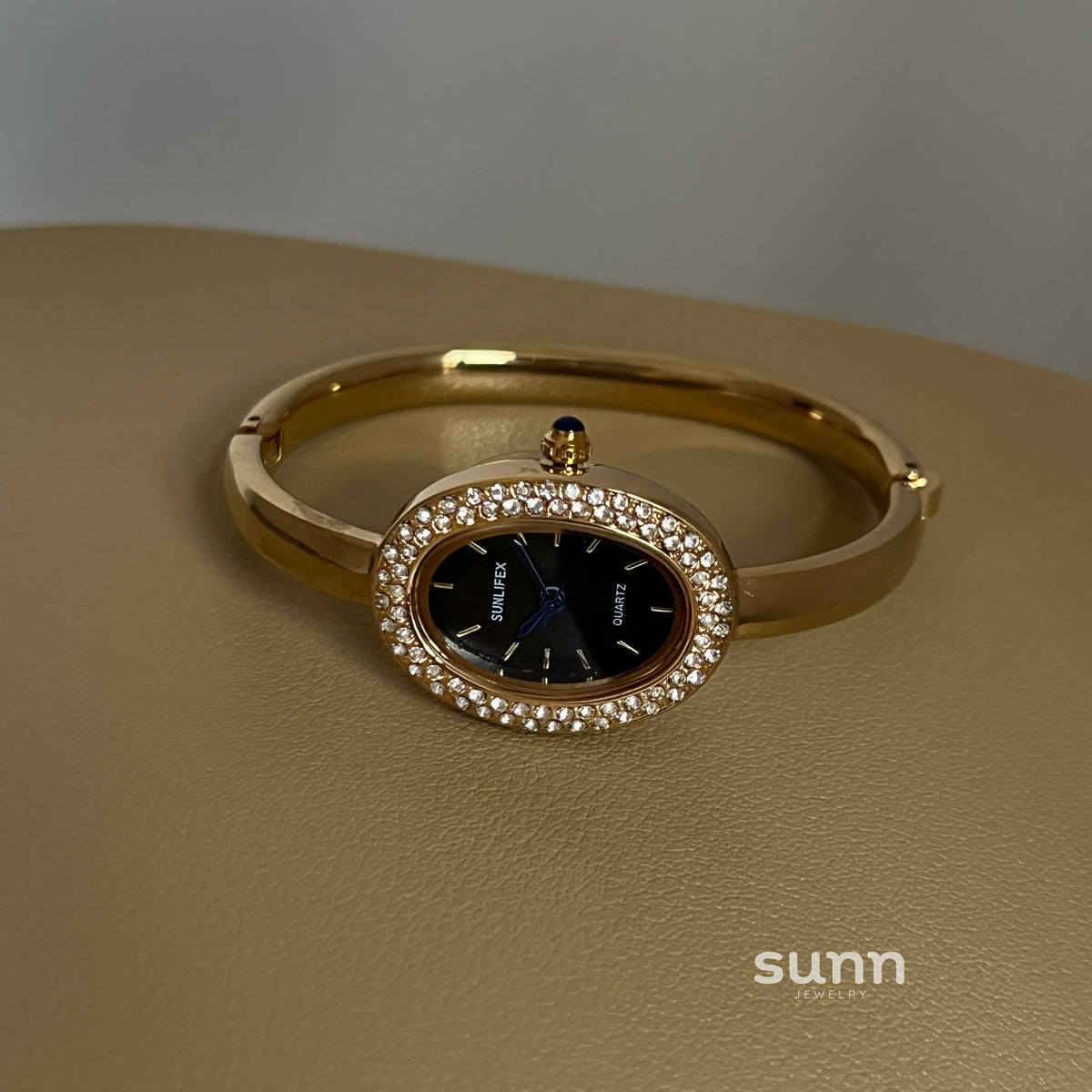 Scarleth Vintage Oval Watch [C62S76FX]