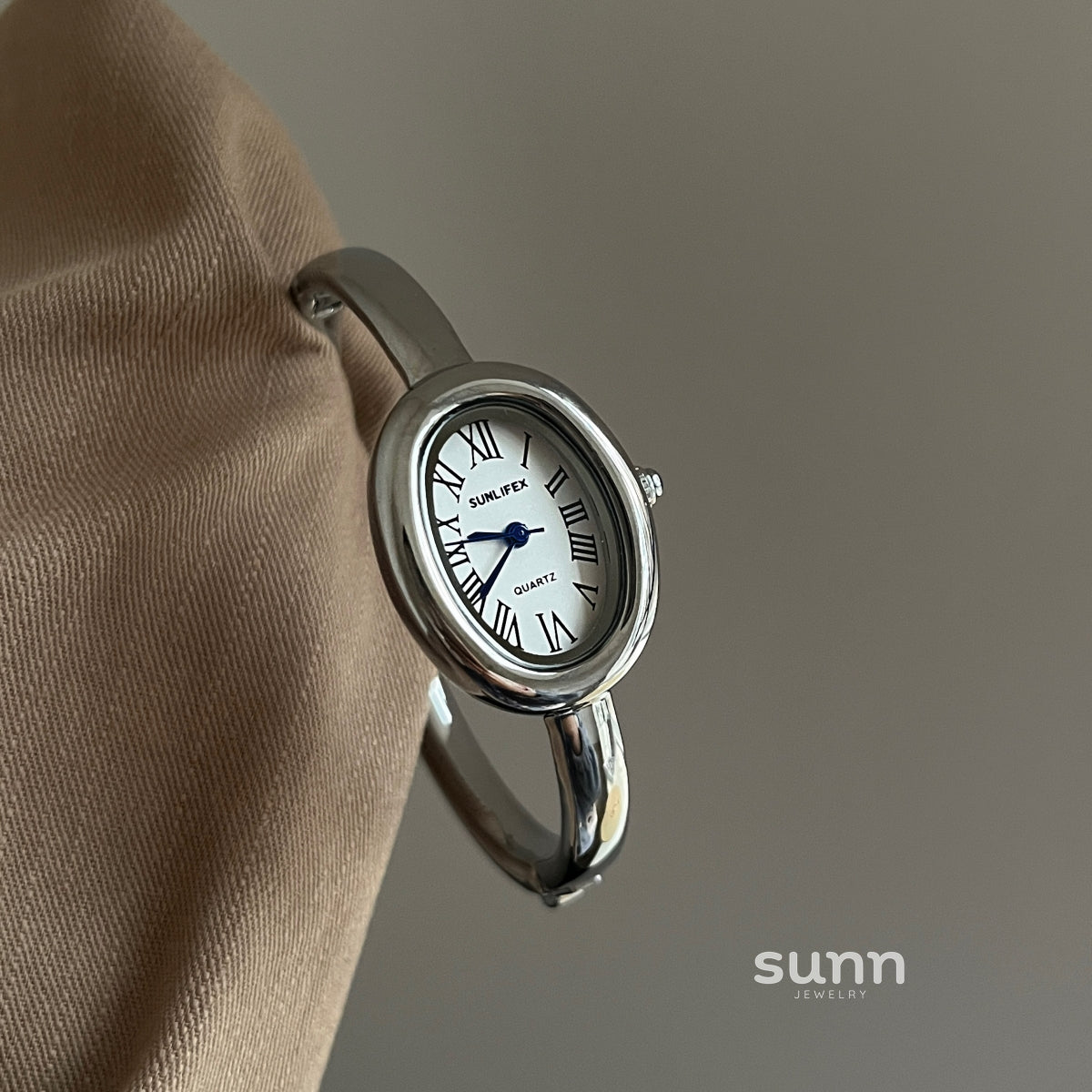 Scarleth Vintage Oval Watch [W82S0164]