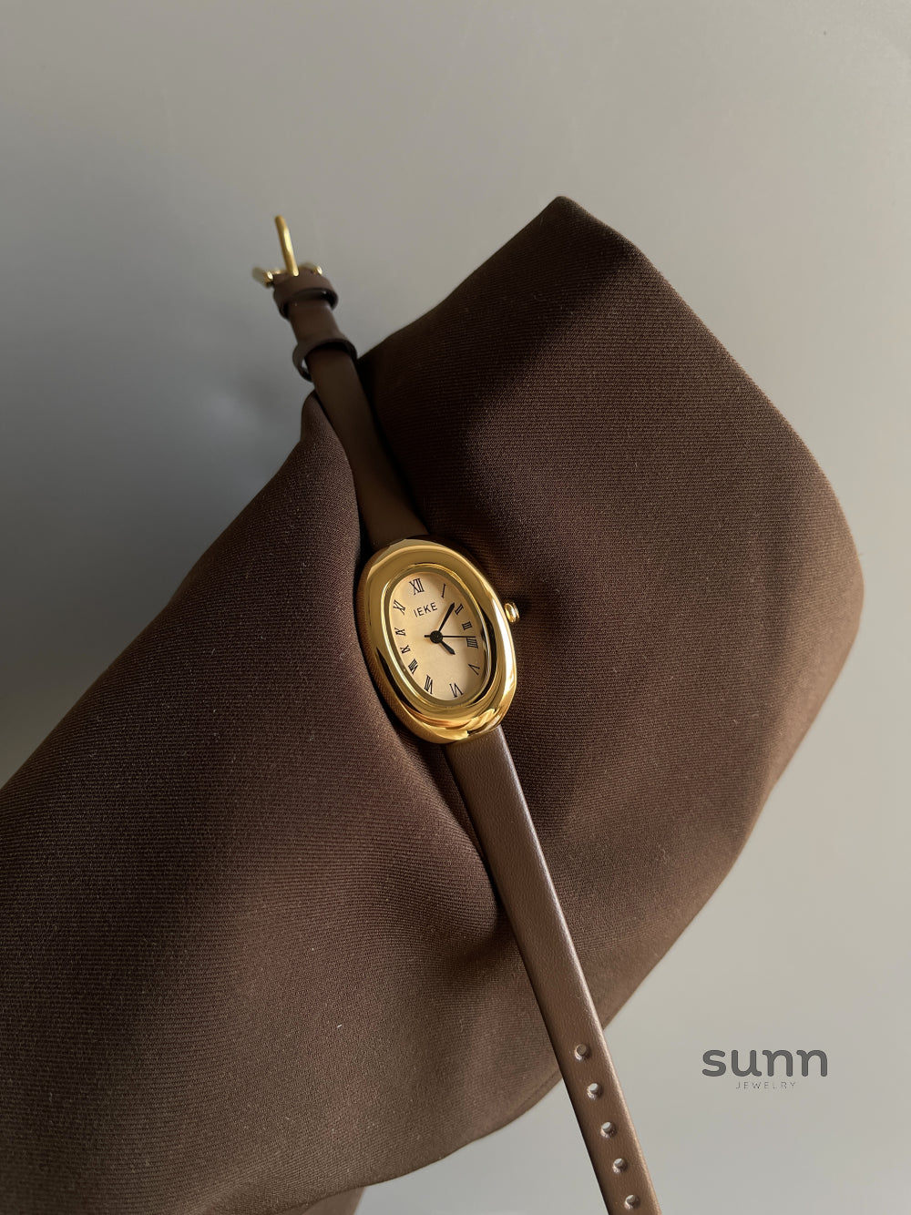 Scarleth Vintage Oval Watch [IBM90093]